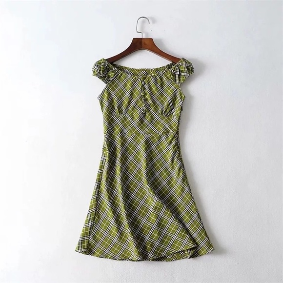 🌿Green Nova Check Dress🌿 - Picture 4 of 4